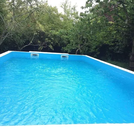 Villa 38 *